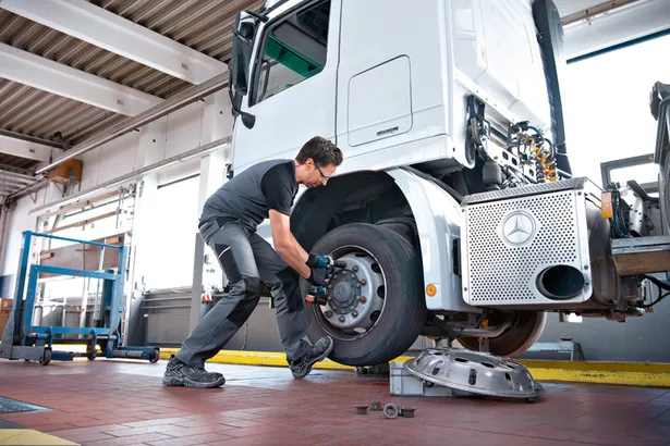 BOSCH Aku udarni odvijač - zavrtač GDS 18V-1050 H Professional (Solo) - Image 2