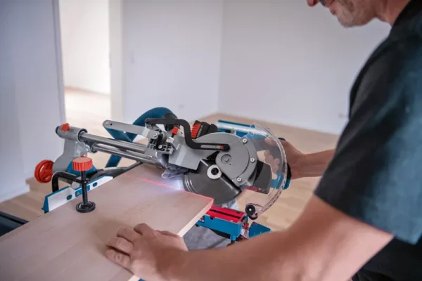 BOSCH Aku potezno nagibna preklopna pila GCM 18V-216 D Professional (Solo) - Image 6