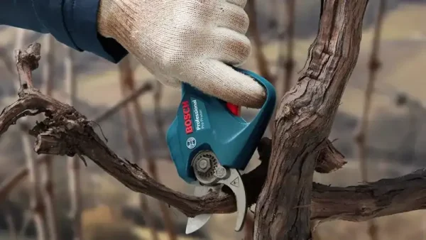BOSCH Aku set vrtne makaze za orezivanje grana + 2x baterija i punjač Pro Pruner Professional - Image 3