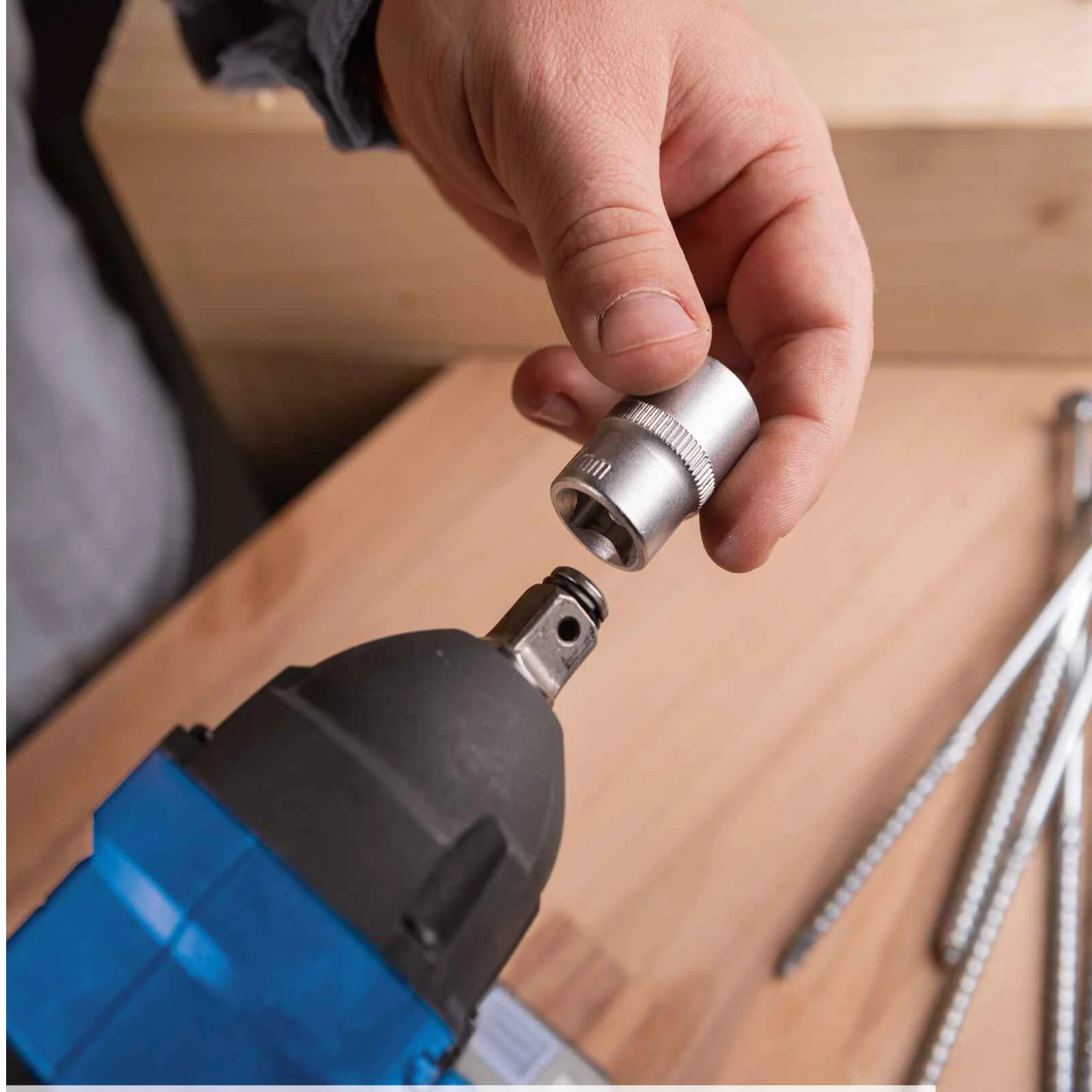 SCHEPPACH Aku udarni odvijač - zavrtač + punjač i baterija Brushless IXES BC-IW350-X (Set) - Image 5